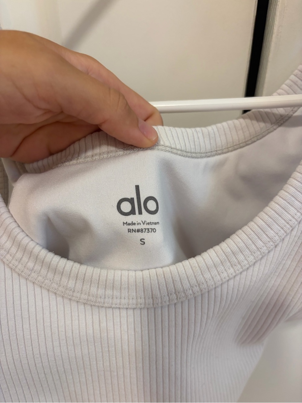 Alo Women's Ribbed Bra - Picture 3 of 4